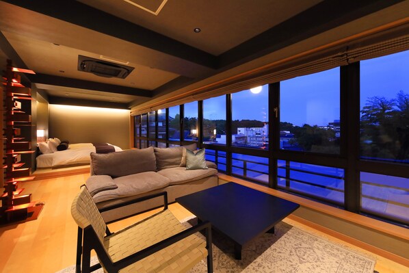 In-room safe, individually decorated, individually furnished - WAQOO Naritasanmonzen (Narita)