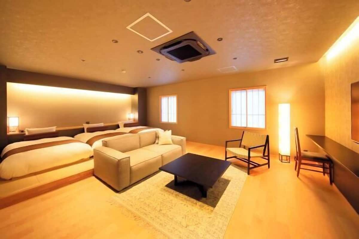 1 bedroom, in-room safe, individually decorated, individually furnished