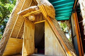 Standard Room | Meja, Wi-fi percuma, cadar katil 