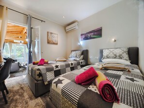 3 chambres, fer et planche à repasser, lit de bébé portatif