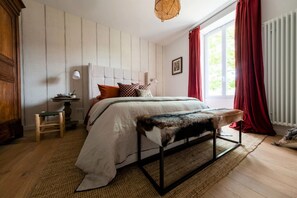Premium bedding, pillowtop beds, soundproofing, free WiFi - Villa Figue Blanche (Montagny-lès-Buxy)