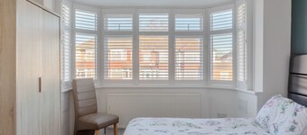 Room-apple House Wembley - Family Room w