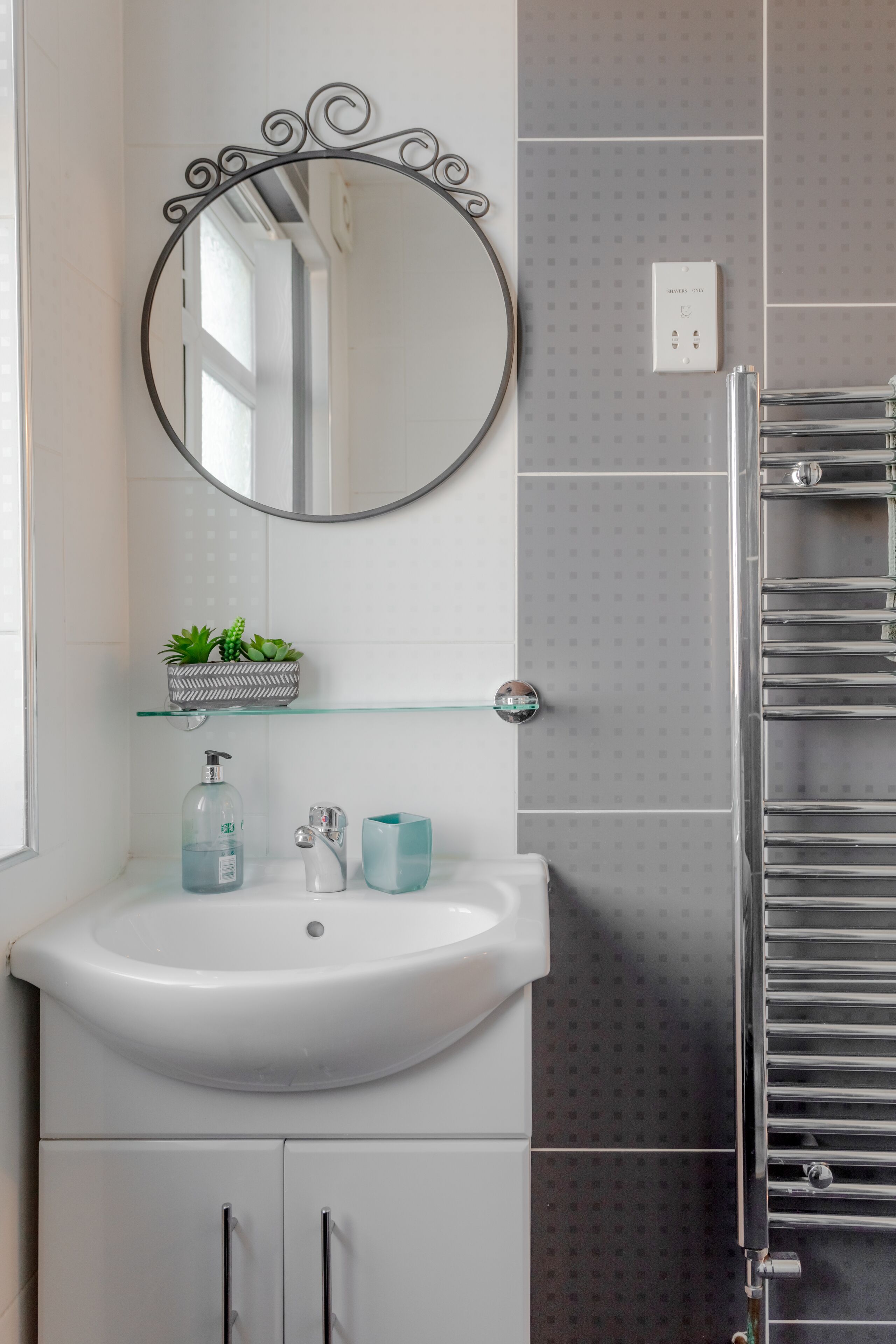 Svefnskáli - 1 svefnherbergi - borgarsýn | Baðherbergi