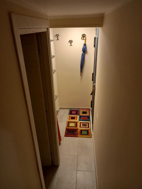 Room, 1 Bedroom | Hallway