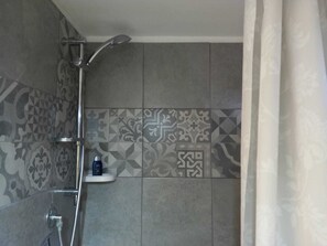 Rom, 1 soverom | Dusj på badet