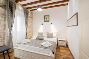 Room, 1 Bedroom, City View