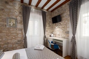 Room, 1 Bedroom, City View | 1 bedroom - Room-stephane City Vibe Suites - Superio (Trogir)