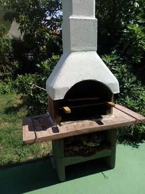 Apartment, 1 Bedroom, Balcony, Garden View | BBQ/picnic Area - Apartment With one Bedroom Mendula Apartments (Pakostane)