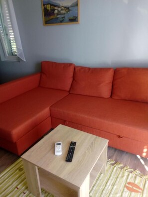 Apartment, 1 Bedroom, Balcony | Living room