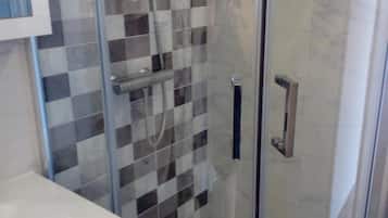 Apartment, 1 Bedroom, Balcony | Bathroom