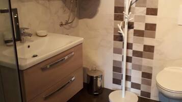 Apartamento, 1 habitación, balcón | Baño