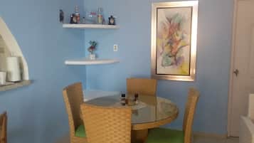 Zimmer, 1 Schlafzimmer, Raucher, Balkon | Esszimmer