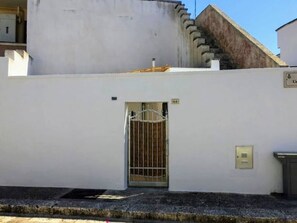 Casa, 2 habitaciones, terraza, vistas a la ciudad | Exterior