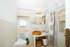 Maison, fumeur, balcon | Salle de bain | Savon, shampooing