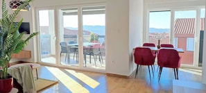 Lägenhet - 1 sovrum - balkong - utsikt mot trädgården | Restauranger