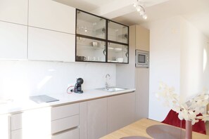 Leilighet, 1 soverom, balkong, hageutsikt | Innvendig