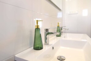 アパートメント 1 ベッドルーム バルコニー ガーデンビュー | バスルーム