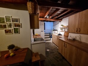 Ferienhaus, 2 Schlafzimmer, Balkon, Stadtblick | Innenbereich