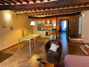 Room, 2 Bedrooms, Accessible, Balcony | Living area