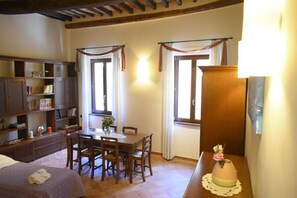 Room, 2 Bedrooms, Accessible, Balcony | Dining