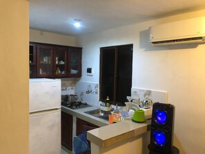 House, 2 Bedrooms, Terrace, City View | Private kitchen | Stovetop, coffee/tea maker - 2 Room House Front Kite Beach Cabarete (Cabarete)