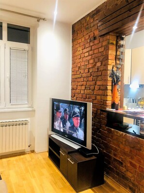 Apartment, 1 Bedroom, City View | Living room