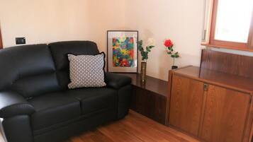 Villa, 3 Schlafzimmer, Balkon, Gartenblick | Wohnzimmer