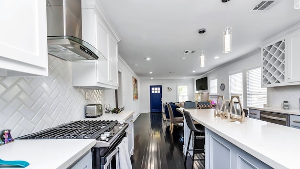 House, 2 Bedrooms, Fireplace | Private kitchen