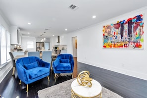 House, 2 Bedrooms, Fireplace | Dining
