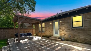 House, 2 Bedrooms, Fireplace | Property grounds