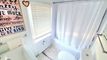 Shared Dormitory, 1 Bedroom | Bathroom