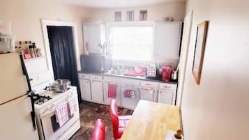 共用宿舍, 1 間臥室 | 1 間睡房