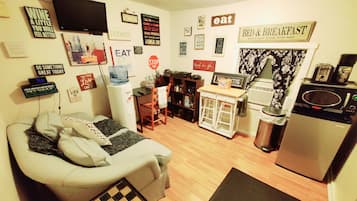 Shared Dormitory, 1 Bedroom | Living room