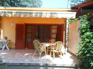 House, 3 Bedrooms, Smoking, Terrace | Property grounds