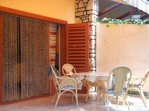 House, 3 Bedrooms, Smoking, Terrace | Dining