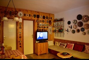 House, 3 Bedrooms, Smoking, Terrace | Interior