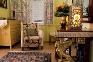 Dining room - Stunning 2 Double Bedroom Apartment In The Centre Of Budapest (Budapest)