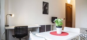 Zimmer, 1 Schlafzimmer, Balkon | 1 Schlafzimmer