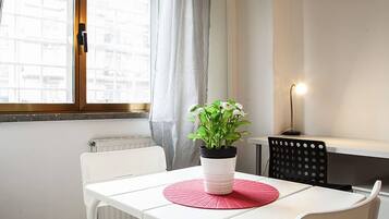 Zimmer, 1 Schlafzimmer, Balkon | 1 Schlafzimmer