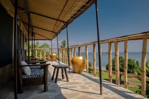 Room, 1 Bedroom, Terrace, Garden View | Balcony