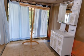 Room, 1 Bedroom, Terrace, Garden View | Bathroom