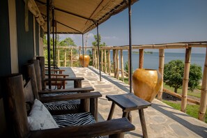 Habitación, 1 habitación, Terraza, vista al jardín | Áreas de la propiedad