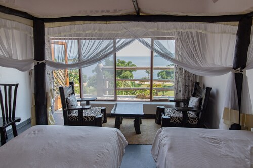 Room-serene Lake View Lodge in Kayove, R