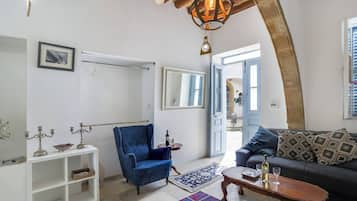 House, 1 Bedroom, Smoking, Balcony | Living area