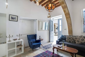 Maison, 1 chambre, fumeurs, balcon | Coin séjour