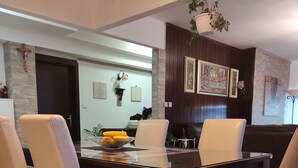 Dining - Awsome 2 Bedroom Apartment in Makarska (Makarska)