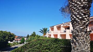 Villa, 1 Bedroom, Patio, Ocean View | Pintu masuk hartanah