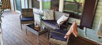 Well-equipped Beachside Cottage