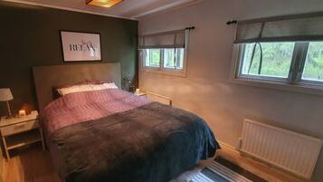 2 bedrooms