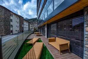 Balcony - Luxury Apartment With Private Jacuzzi (El Tarter)